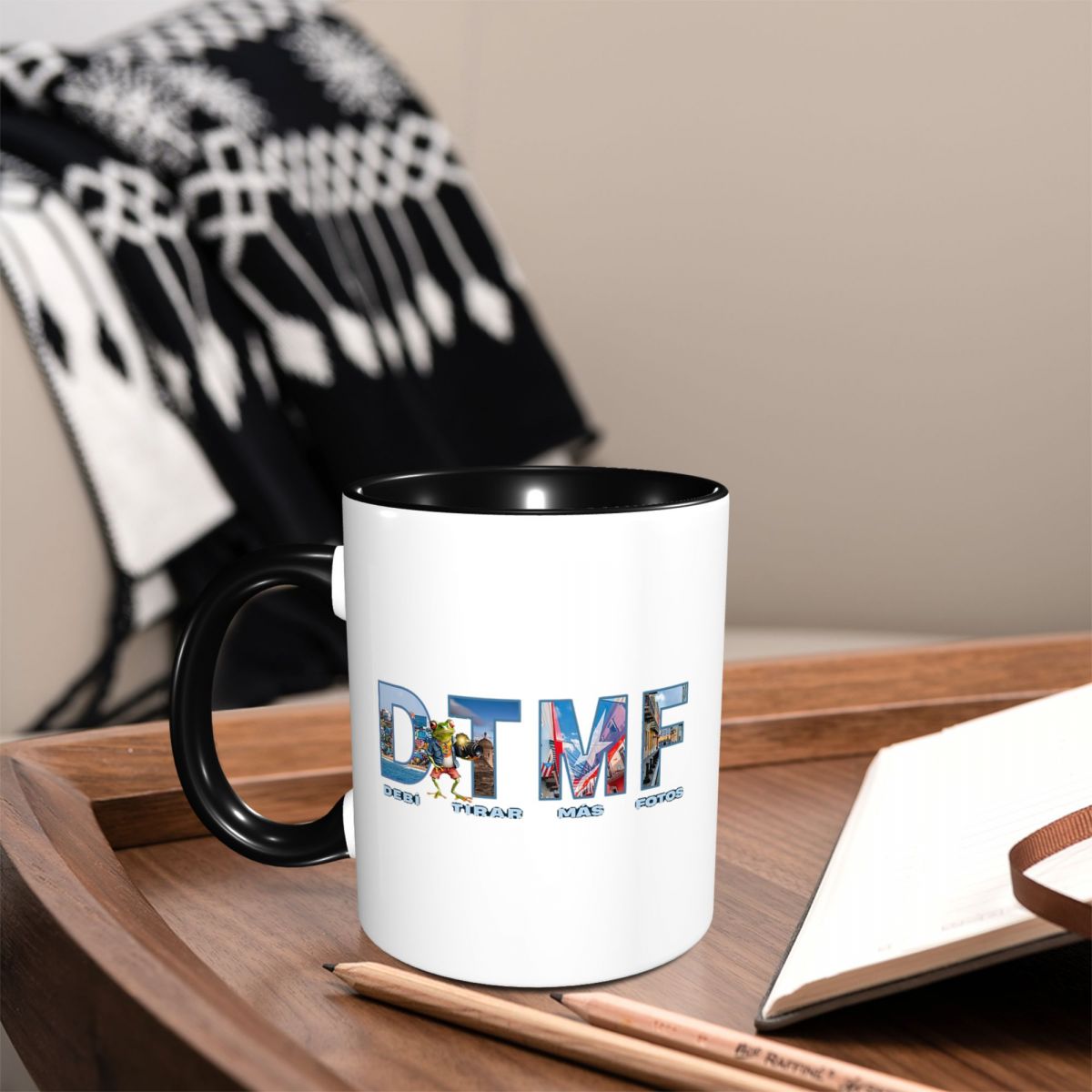 Bads Bunnys Debi Tirar Mas Fot - огляд і ціна Coffee Tea Cup Foto